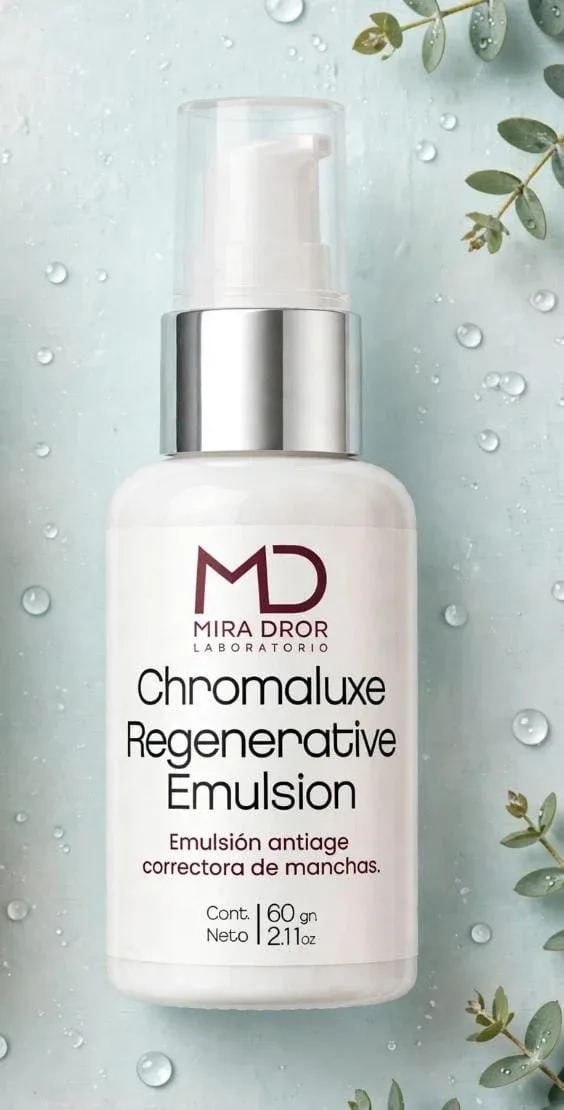 Frasco blanco de Chromaluxe Regenerative Emulsion de Mira Dror, emulsión antiage correctora de manchas, 60 g